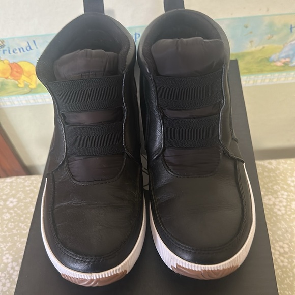 Womens black sorel booties,waterproof - Picture 2 of 6